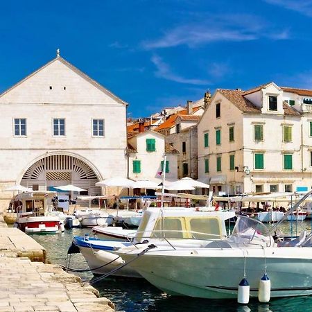 Apartment Plaza Hvar Town Esterno foto
