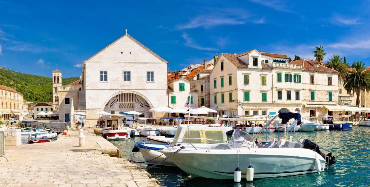 Apartment Plaza Hvar Town Esterno foto